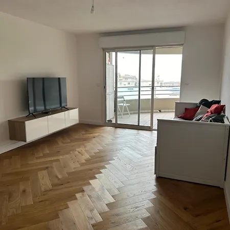 Duplex Apartment *